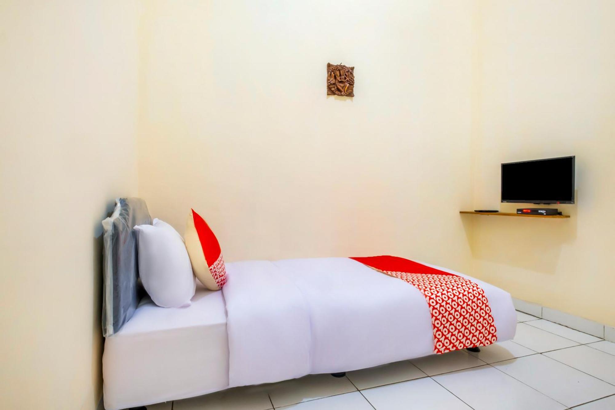 Hotel O Syariah Tasikmalaya Near Universitas Siliwangi Formerly Siliwangi Guest House Экстерьер фото